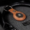 Crong Leather Case with Key Ring - Skórzane etui ochronne brelok do Apple AirTag (brązowy)