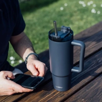 Quokka Stream - Kubek termiczny ze stali nierdzewnej 950 ml ze słomką (Black)