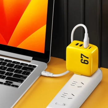 WEKOME WP-U141 Tint Series - Ładowarka sieciowa 2x USB-C & USB-A Super Fast Charger GaN 67W (Żółty)