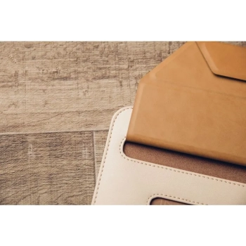 Moshi Muse 13