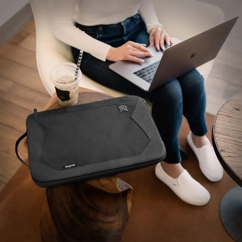 STM Myth Sleeve - Pokrowiec z paskiem MacBook Pro 13