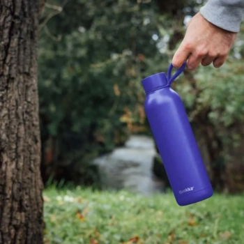 Quokka Solid With Strap - Butelka termiczna ze stali nierdzewnej 630 ml z paskiem (Dusk Blue)